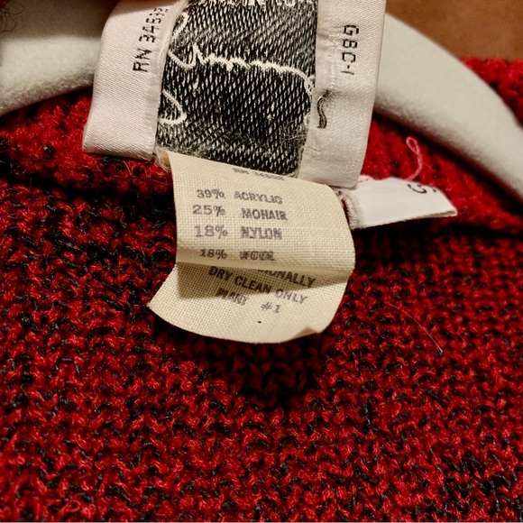 1980s Givenchy Knitted Sweater - Picture 12 of 15